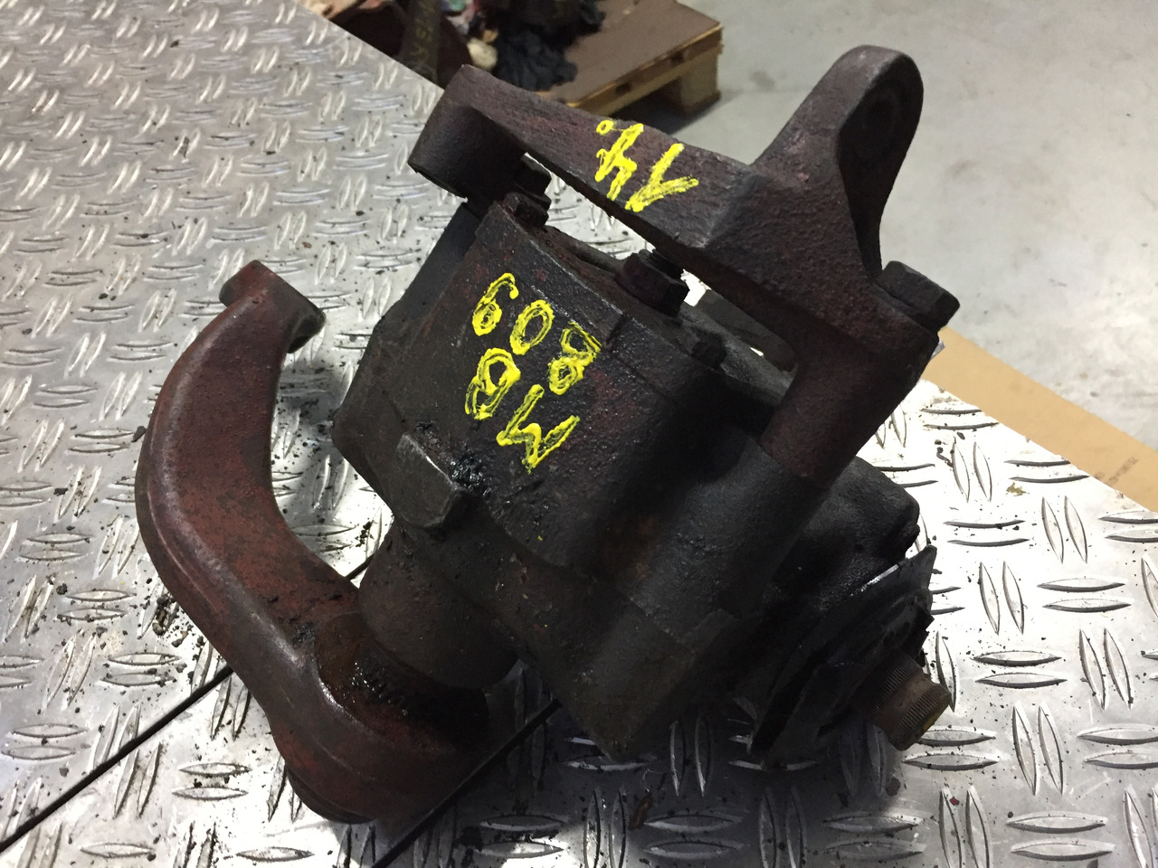 Gebrauchtes Lenkgetriebe MB 809 D, Typ LS 3 D, Artikel - Nr.: A 670 460 00 01 - Рулевой механизм для Грузовиков: фото 5 Gebrauchtes Lenkgetriebe MB 809 D, Typ LS 3 D, Artikel - Nr.: A 670 460 00 01 - Рулевой механизм для Грузовиков: фото 5