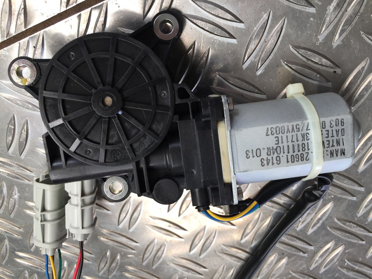 Neuwertiger MAN TGA Elektrischer Fensterheber Motor, Artikel - Nr. : 81.28601 - 6143 - Стеклоподъёмник для Грузовиков: фото 5 Neuwertiger MAN TGA Elektrischer Fensterheber Motor, Artikel - Nr. : 81.28601 - 6143 - Стеклоподъёмник для Грузовиков: фото 5