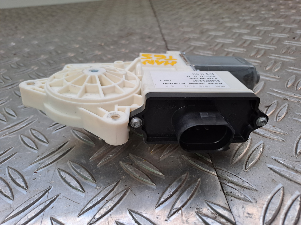 Neuwertiger MAN TGS Elektromotor Fensterheber links, Artikel - Nr. : 81.25970 - 6107 - Стеклоподъёмник для Грузовиков: фото 2 Neuwertiger MAN TGS Elektromotor Fensterheber links, Artikel - Nr. : 81.25970 - 6107 - Стеклоподъёмник для Грузовиков: фото 2