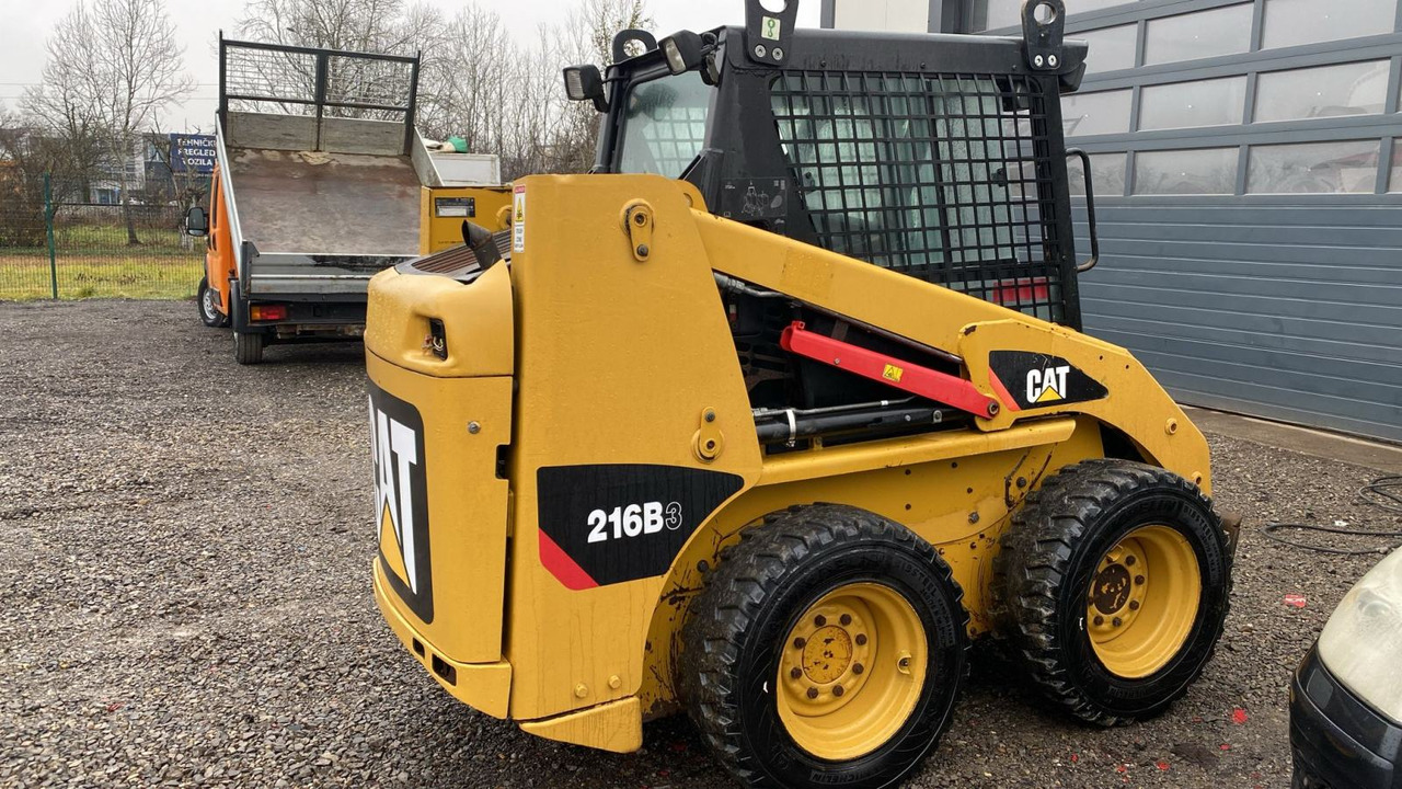 CAT 216, freza, mogučnost najma - Погрузчик: фото 3 CAT 216, freza, mogučnost najma - Погрузчик: фото 3