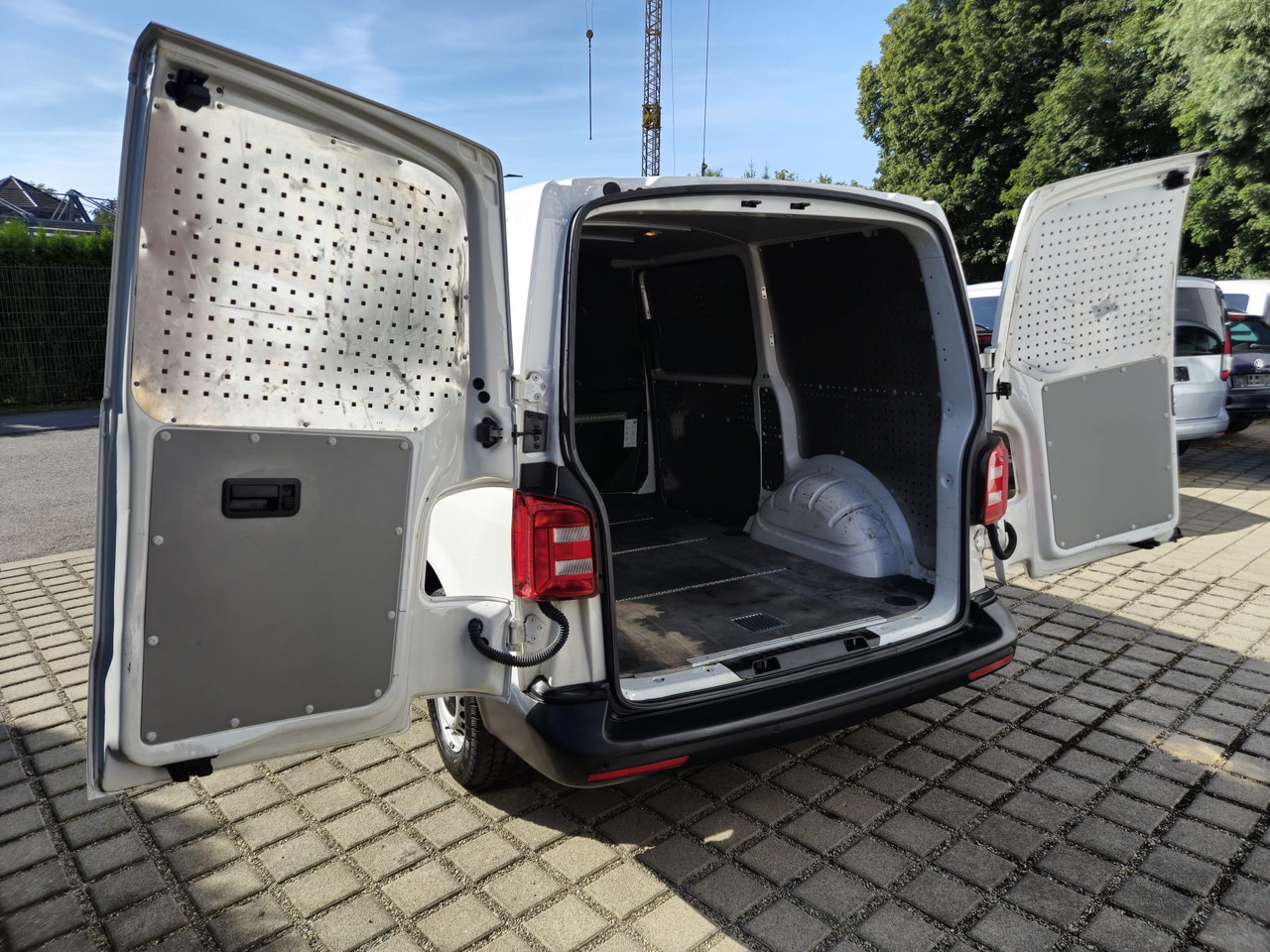 Цельнометаллический фургон VOLKSWAGEN T6 Transporter Kasten-Kombi Navi/ACC/Standheiz.: фото 8 Цельнометаллический фургон VOLKSWAGEN T6 Transporter Kasten-Kombi Navi/ACC/Standheiz.: фото 8