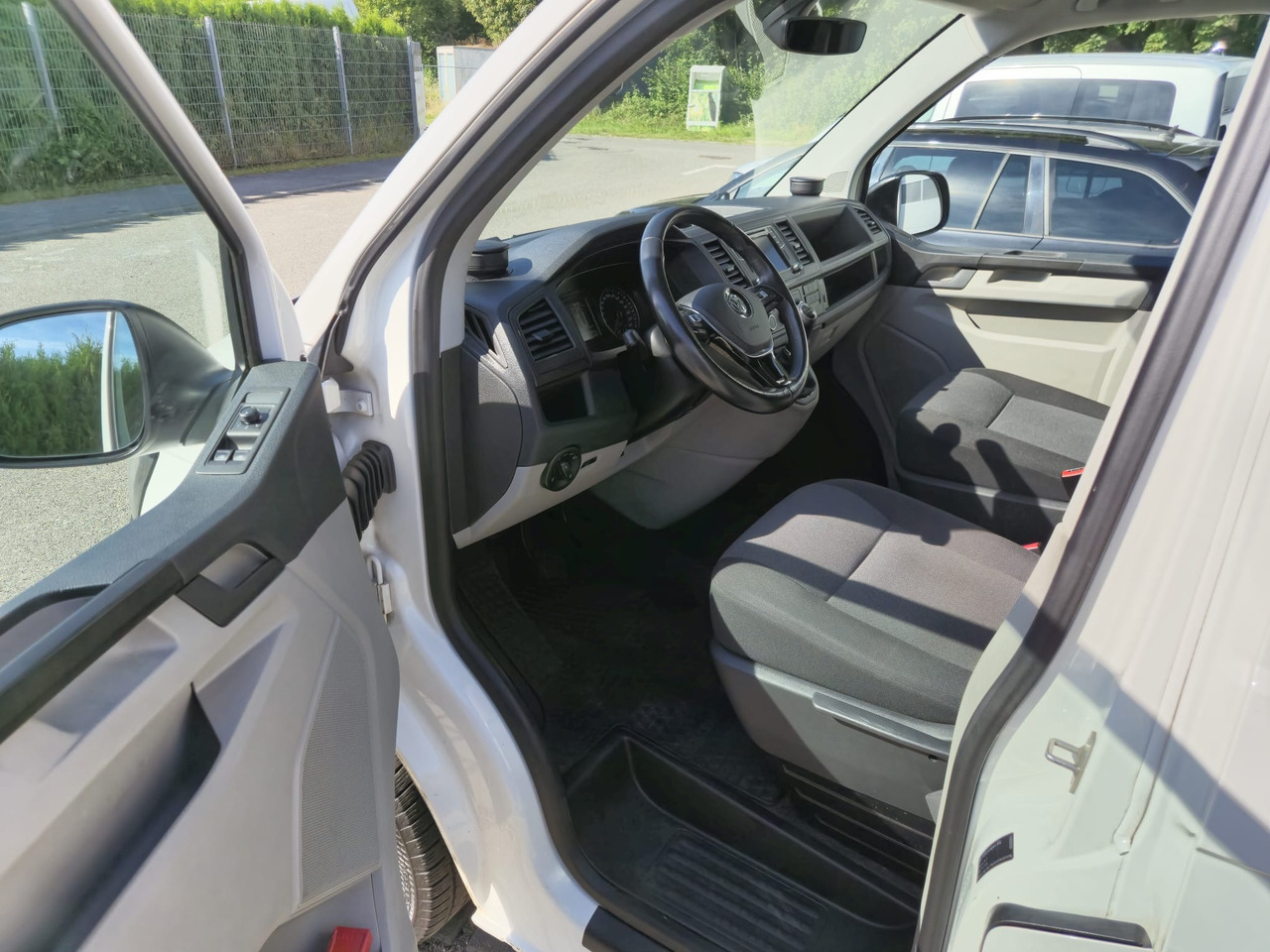 Цельнометаллический фургон VOLKSWAGEN T6 Transporter Kasten-Kombi Navi/ACC/Standheiz.: фото 11 Цельнометаллический фургон VOLKSWAGEN T6 Transporter Kasten-Kombi Navi/ACC/Standheiz.: фото 11