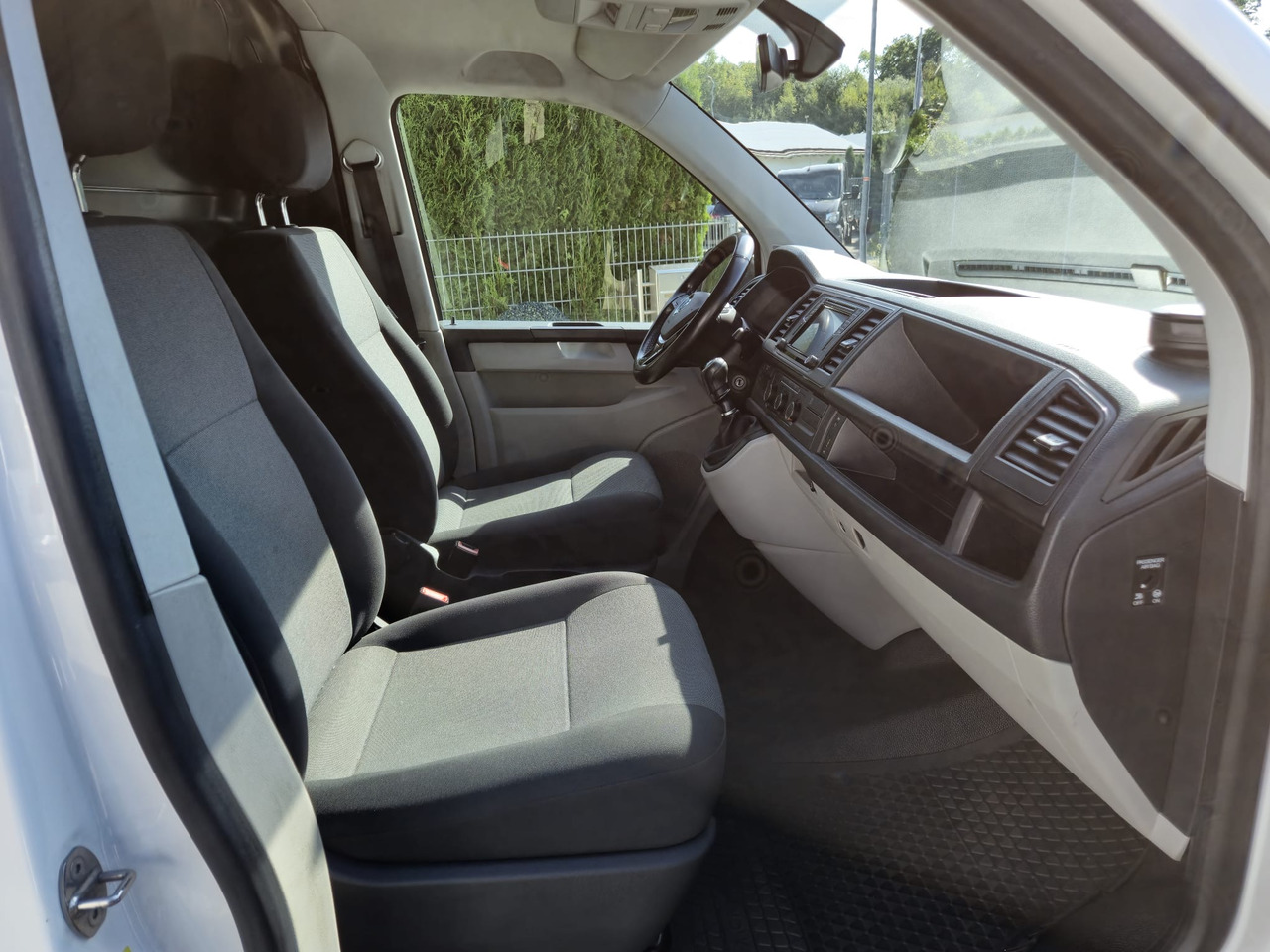 Цельнометаллический фургон VOLKSWAGEN T6 Transporter Kasten-Kombi Navi/ACC/Standheiz.: фото 13 Цельнометаллический фургон VOLKSWAGEN T6 Transporter Kasten-Kombi Navi/ACC/Standheiz.: фото 13