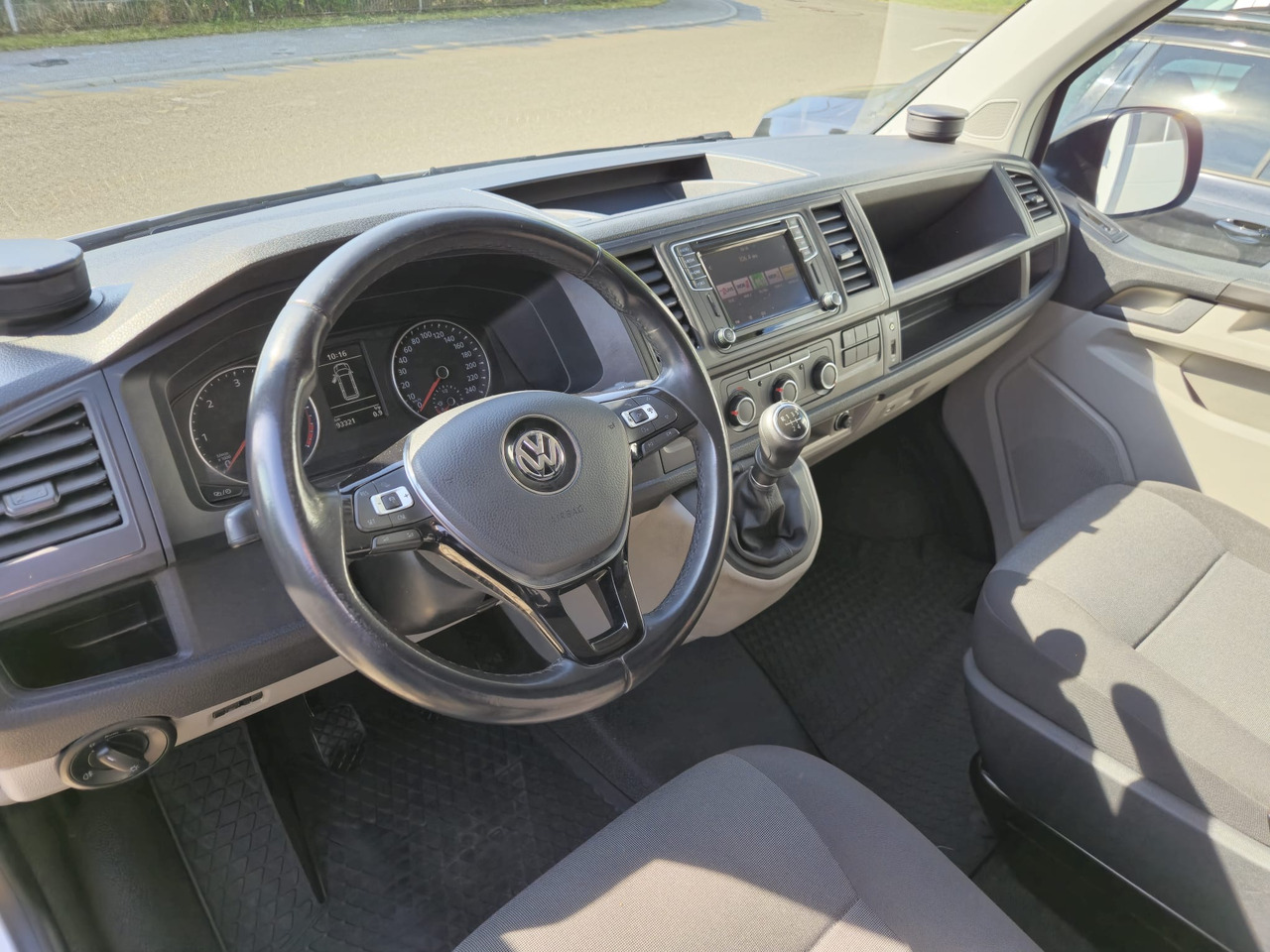 Цельнометаллический фургон VOLKSWAGEN T6 Transporter Kasten-Kombi Navi/ACC/Standheiz.: фото 10 Цельнометаллический фургон VOLKSWAGEN T6 Transporter Kasten-Kombi Navi/ACC/Standheiz.: фото 10