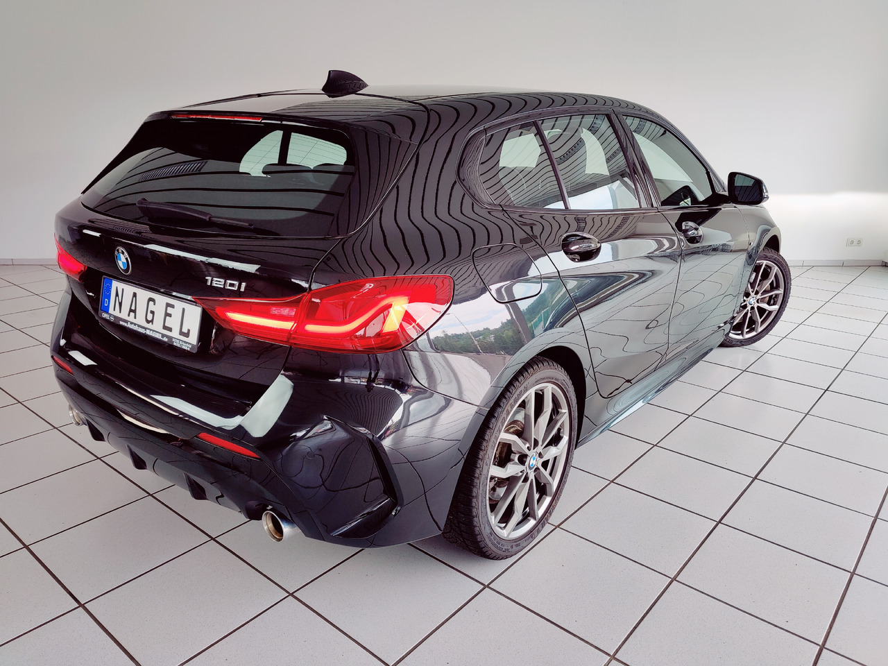 BMW 120 i M Sport RTTI LiveCockpit Head-up Navi - Седан: фото 5 BMW 120 i M Sport RTTI LiveCockpit Head-up Navi - Седан: фото 5