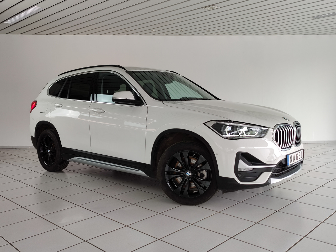 BMW X1 xDrive 20 i xLine Navi Rükam Leder DAB - Внедорожник: фото 2 BMW X1 xDrive 20 i xLine Navi Rükam Leder DAB - Внедорожник: фото 2
