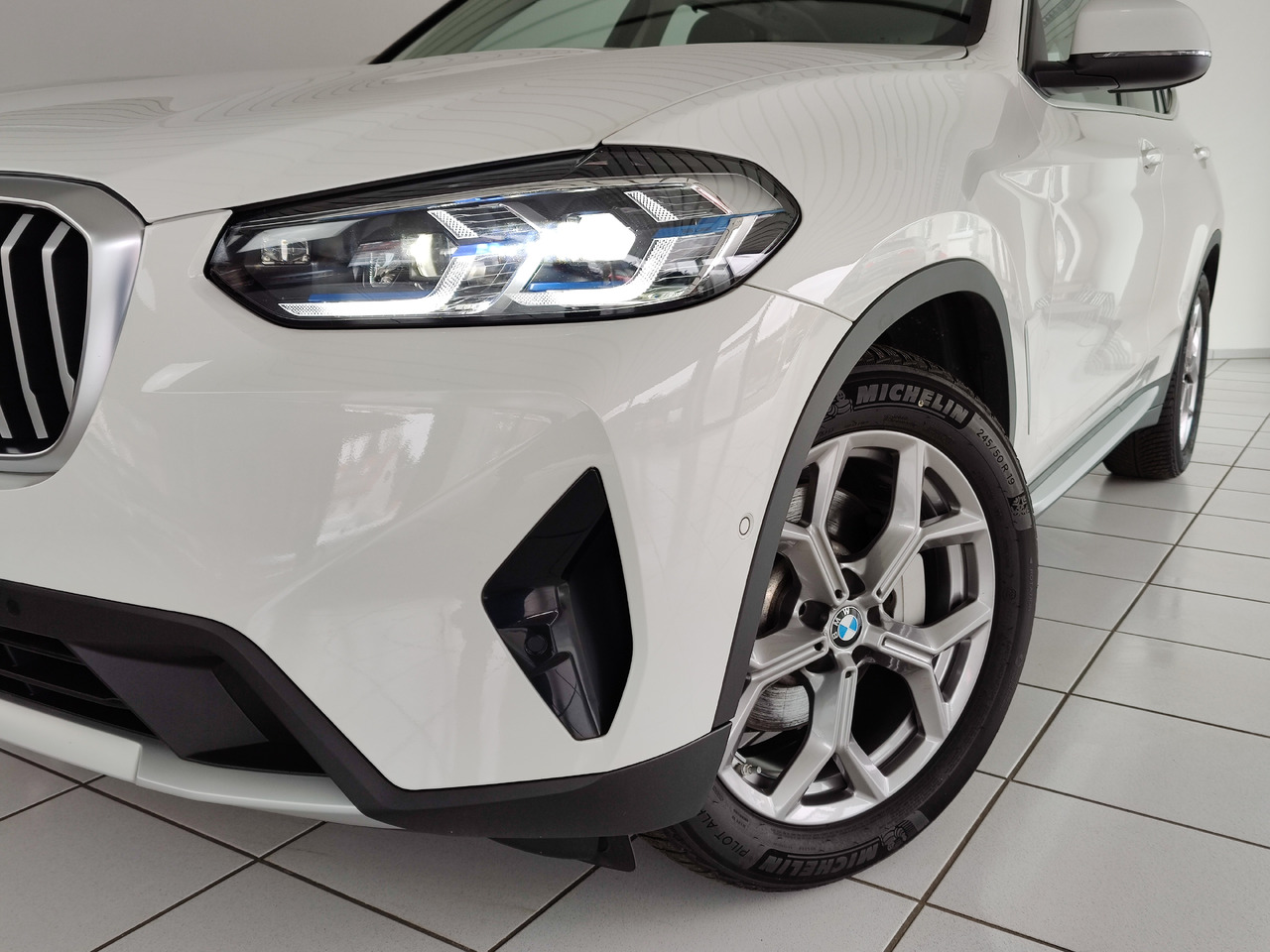 BMW X3 xDrive 30 i Live-Cockpit DAB Leder HiFi Headup - Внедорожник: фото 2 BMW X3 xDrive 30 i Live-Cockpit DAB Leder HiFi Headup - Внедорожник: фото 2