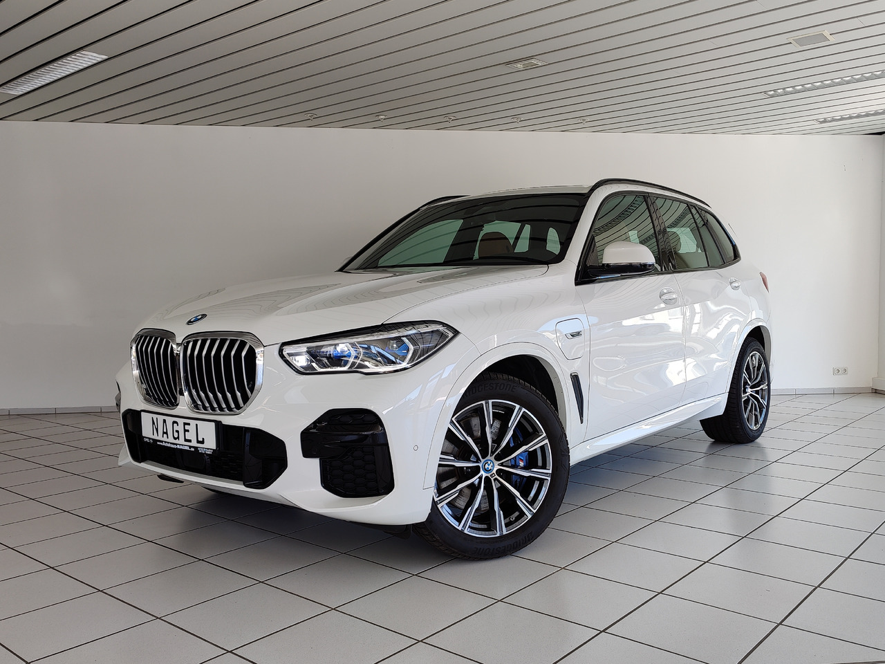 BMW X5 xDrive 45 e M Sport HiFi HUD Pano Leder Laser - Внедорожник: фото 1 BMW X5 xDrive 45 e M Sport HiFi HUD Pano Leder Laser - Внедорожник: фото 1