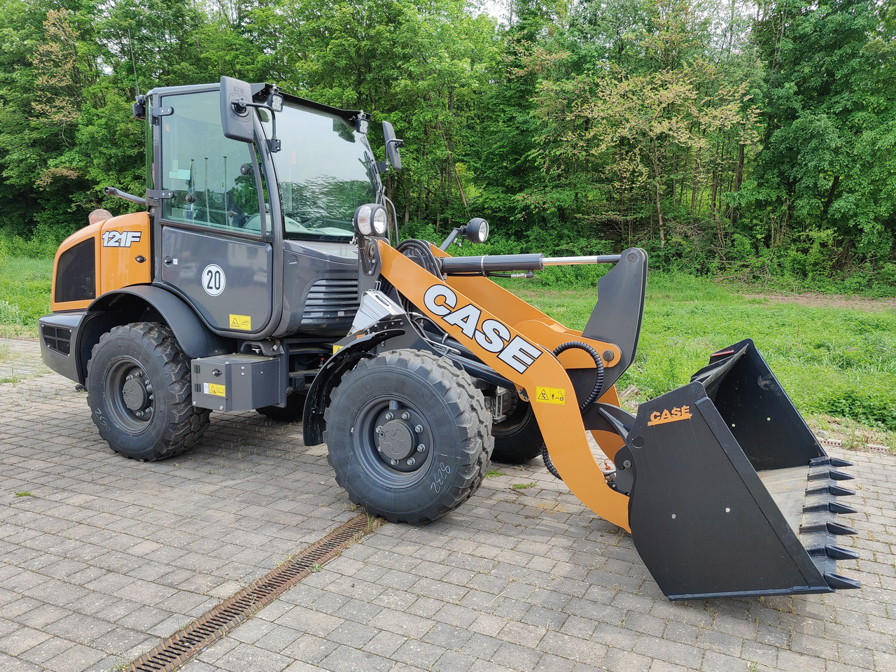 Case 121F STD ZB Radlader mit Schaufel ZB Kabine Klima HZG - Колёсный погрузчик: фото 2 Case 121F STD ZB Radlader mit Schaufel ZB Kabine Klima HZG - Колёсный погрузчик: фото 2