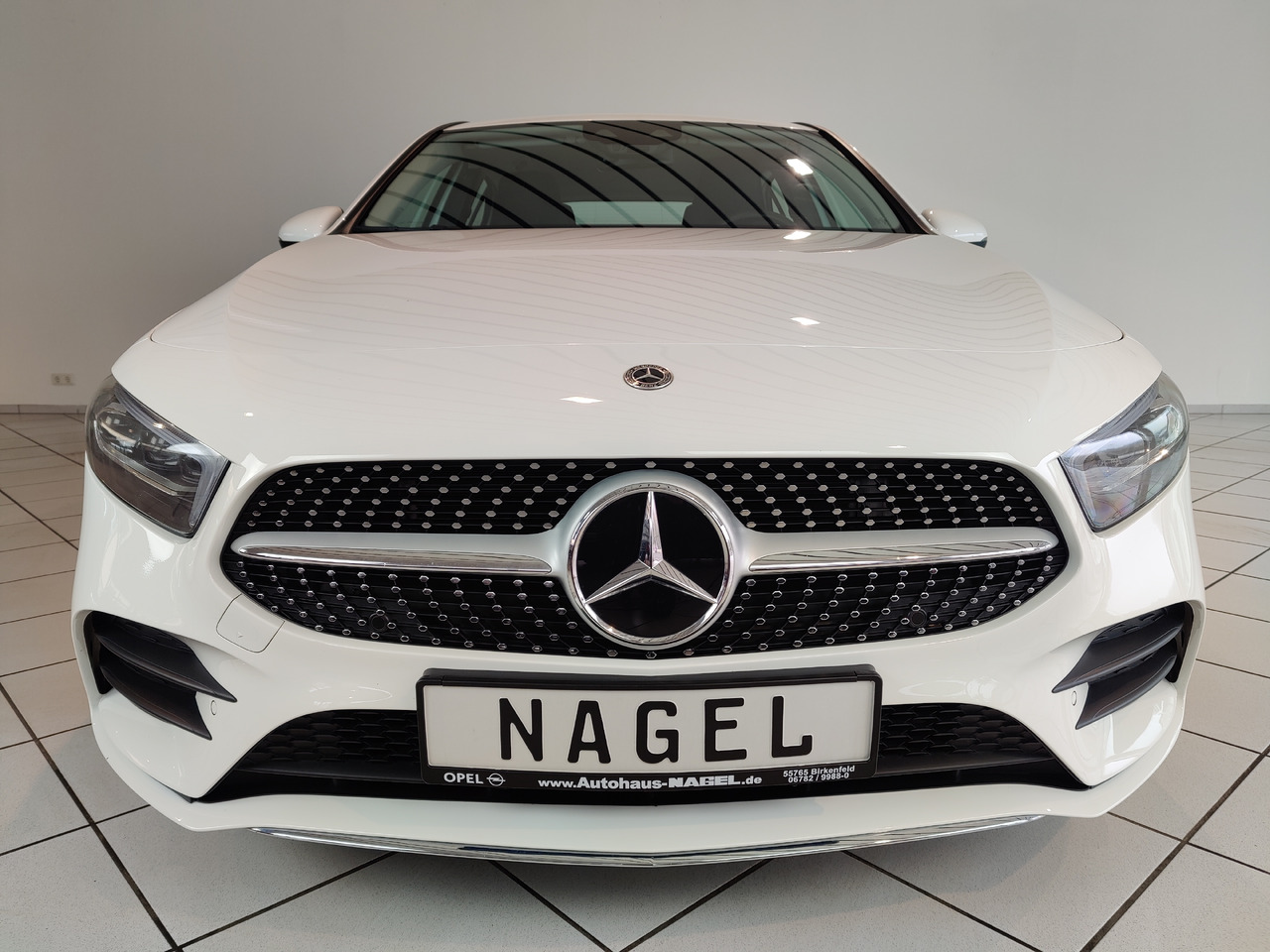 Mercedes-Benz A 200 7G-DCT AMG Line Kamera Navi LED SHZ - Седан: фото 3 Mercedes-Benz A 200 7G-DCT AMG Line Kamera Navi LED SHZ - Седан: фото 3