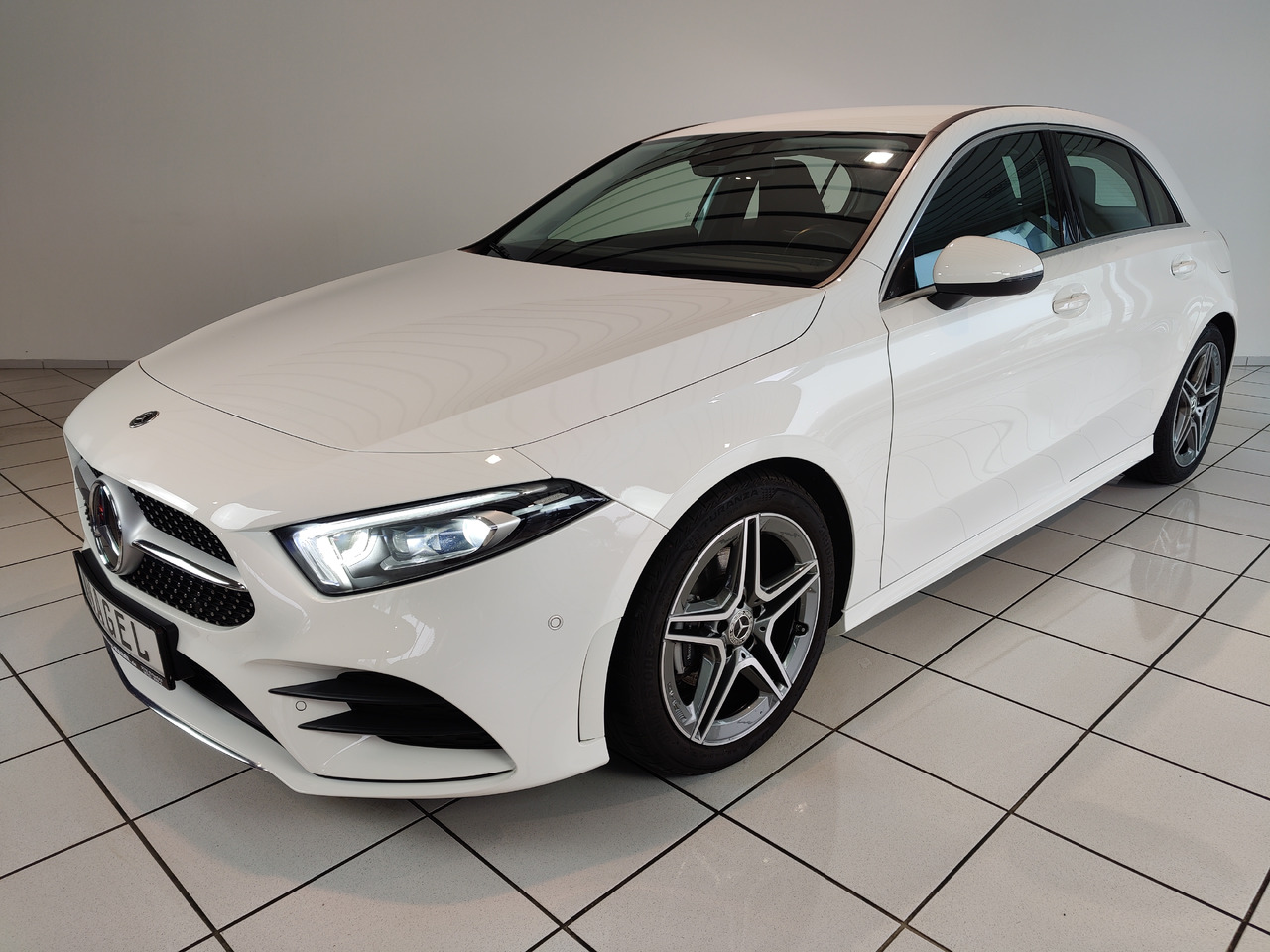Mercedes-Benz A 200 7G-DCT AMG Line Kamera Navi LED SHZ - Седан: фото 1 Mercedes-Benz A 200 7G-DCT AMG Line Kamera Navi LED SHZ - Седан: фото 1