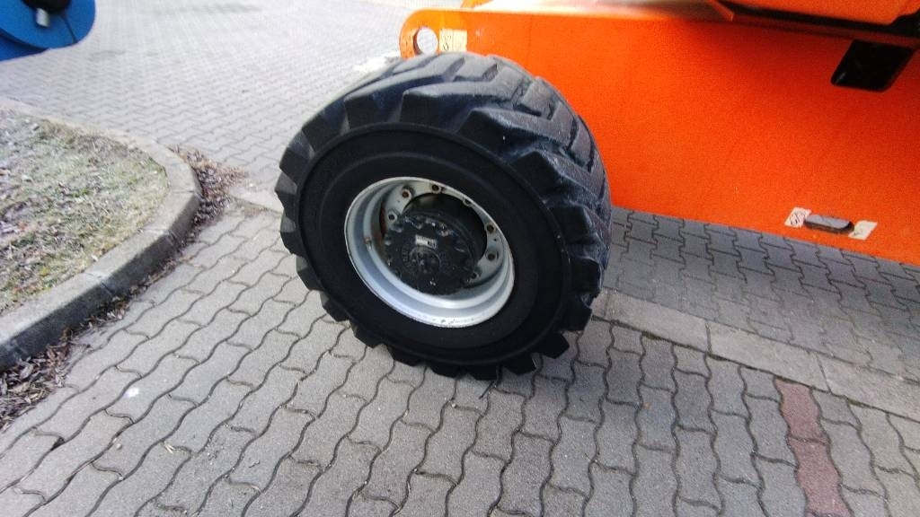 JLG 800 AJ - Коленчатый подъемник: фото 4 JLG 800 AJ - Коленчатый подъемник: фото 4