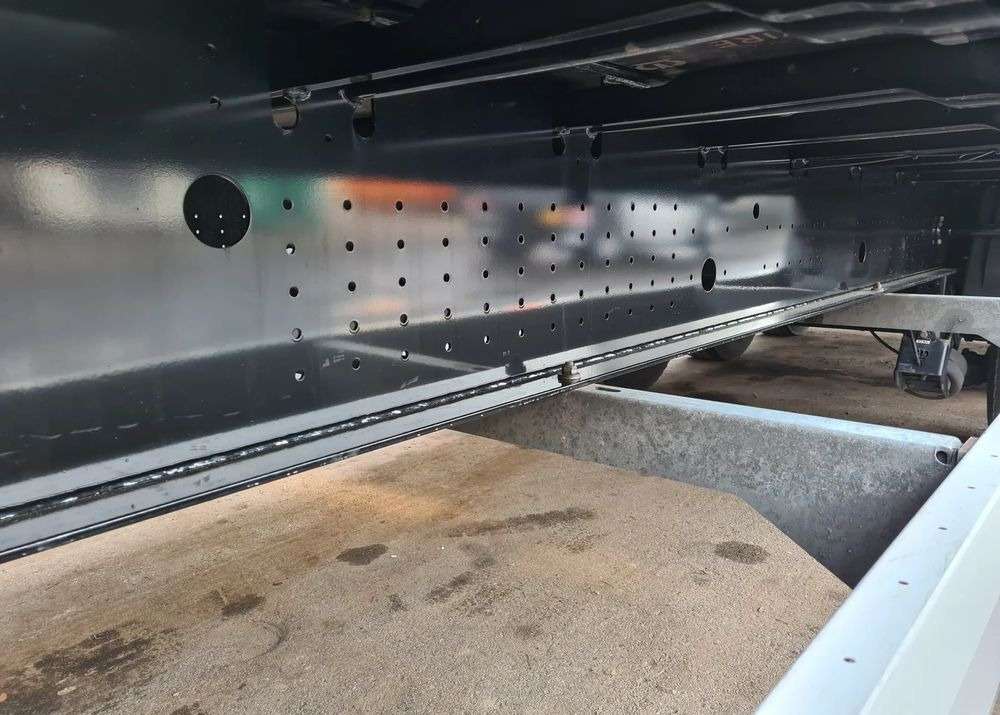 Тентованный полуприцеп Krone SD: фото 12