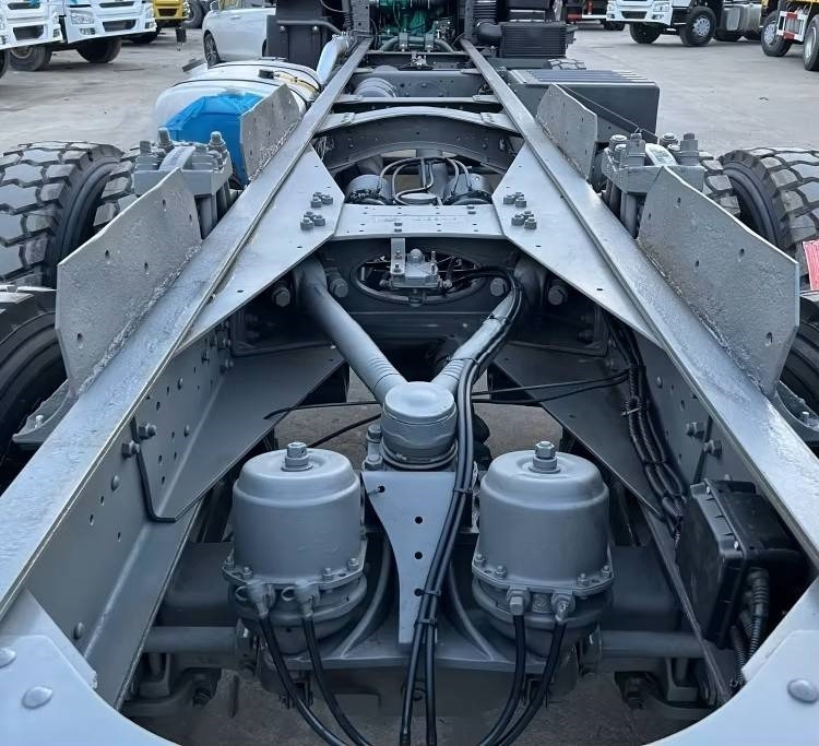 Howo 375 - Грузовик-шасси: фото 5 Howo 375 - Грузовик-шасси: фото 5