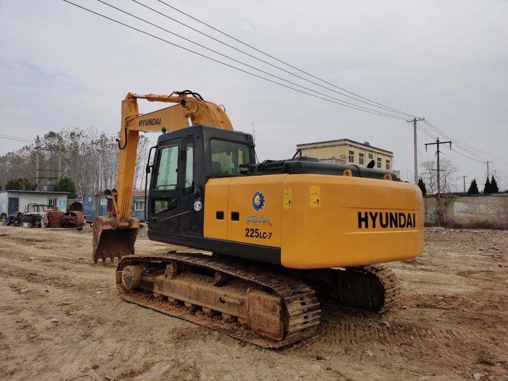 Hyundai R225LC-7 - Гусеничный экскаватор: фото 1 Hyundai R225LC-7 - Гусеничный экскаватор: фото 1