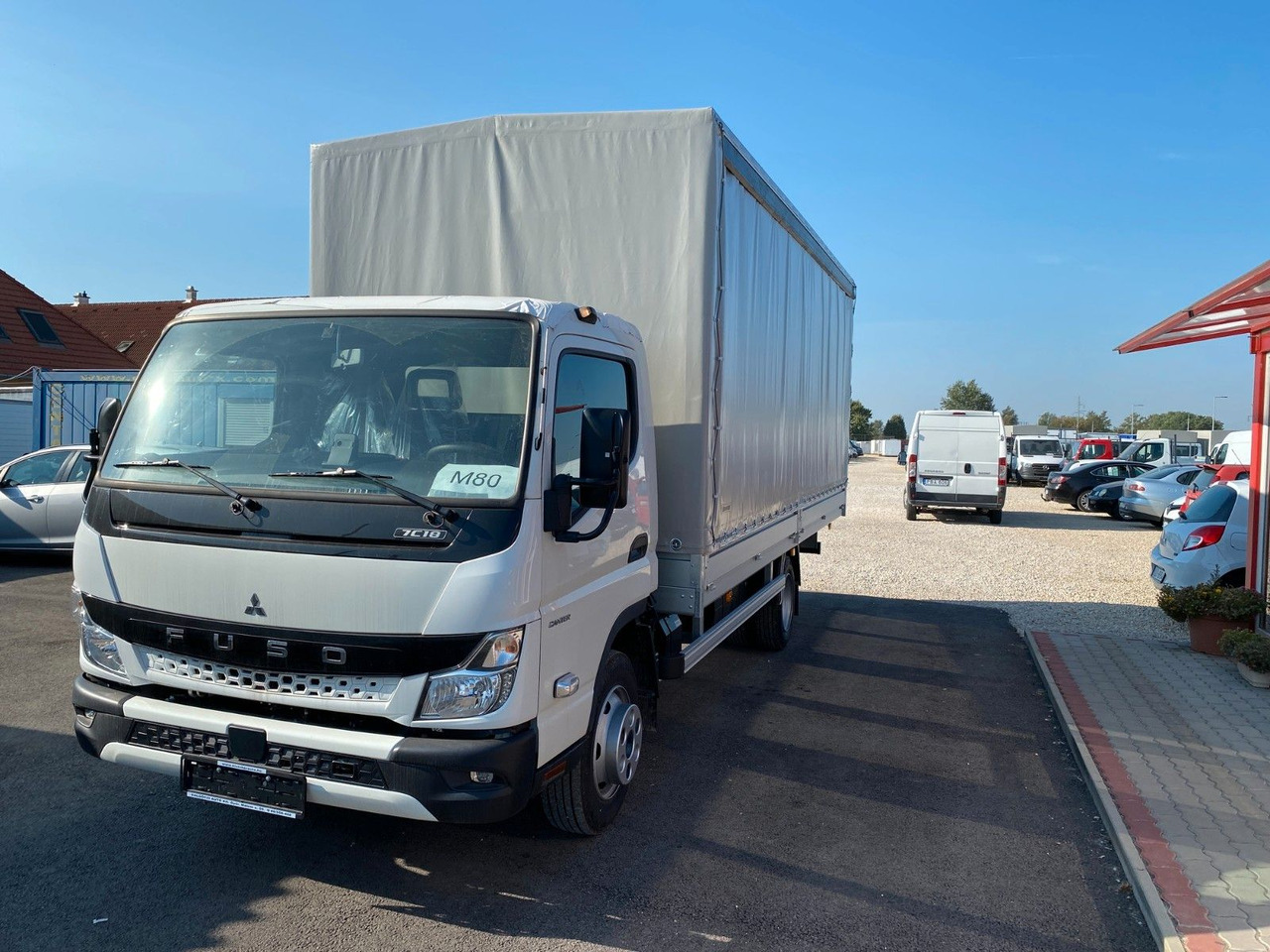 Mitsubishi FUSO CANTER 7C18 PRITSCHE+PLANE - Тентованный фургон: фото 2 Mitsubishi FUSO CANTER 7C18 PRITSCHE+PLANE - Тентованный фургон: фото 2