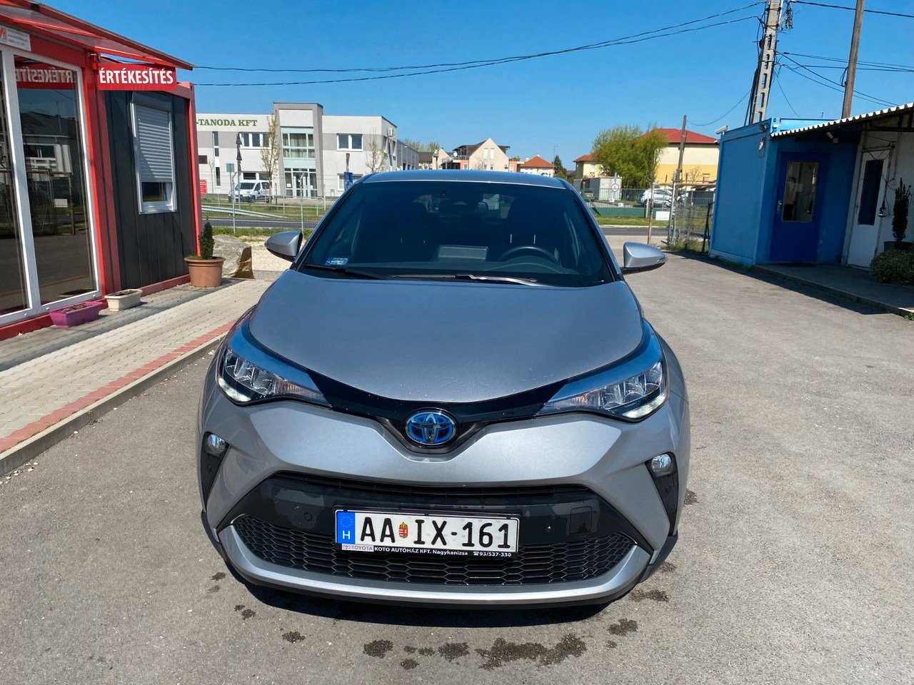 Toyota C-HR 1.8-l-VVTi Hybrid Flow - Внедорожник: фото 1 Toyota C-HR 1.8-l-VVTi Hybrid Flow - Внедорожник: фото 1