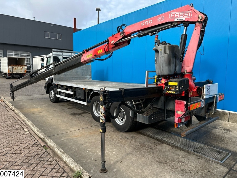 Renault Kerax 370 Dxi 6x4, EURO 4, Fassi - Грузовик бортовой/ Платформа, Автоманипулятор: фото 4 Renault Kerax 370 Dxi 6x4, EURO 4, Fassi - Грузовик бортовой/ Платформа, Автоманипулятор: фото 4