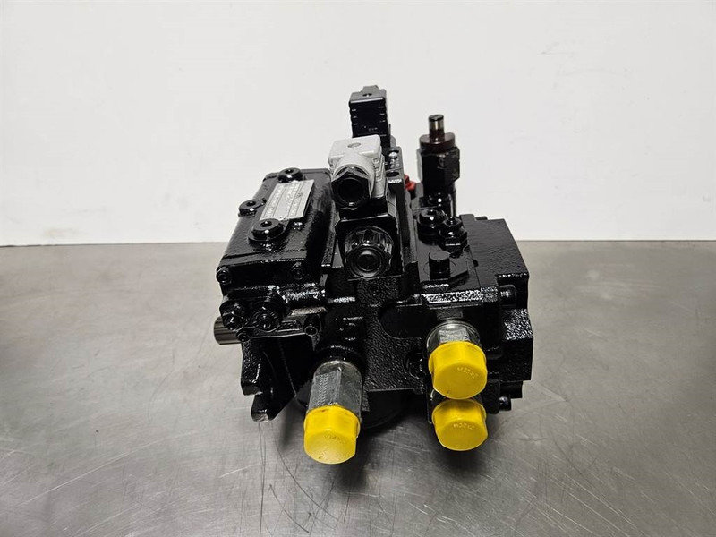 Giant 451T-Bondioli& Pavesi M4PV28-28-Drive pump/Rijpomp - Гидравлика для Строительной техники: фото 4 Giant 451T-Bondioli& Pavesi M4PV28-28-Drive pump/Rijpomp - Гидравлика для Строительной техники: фото 4