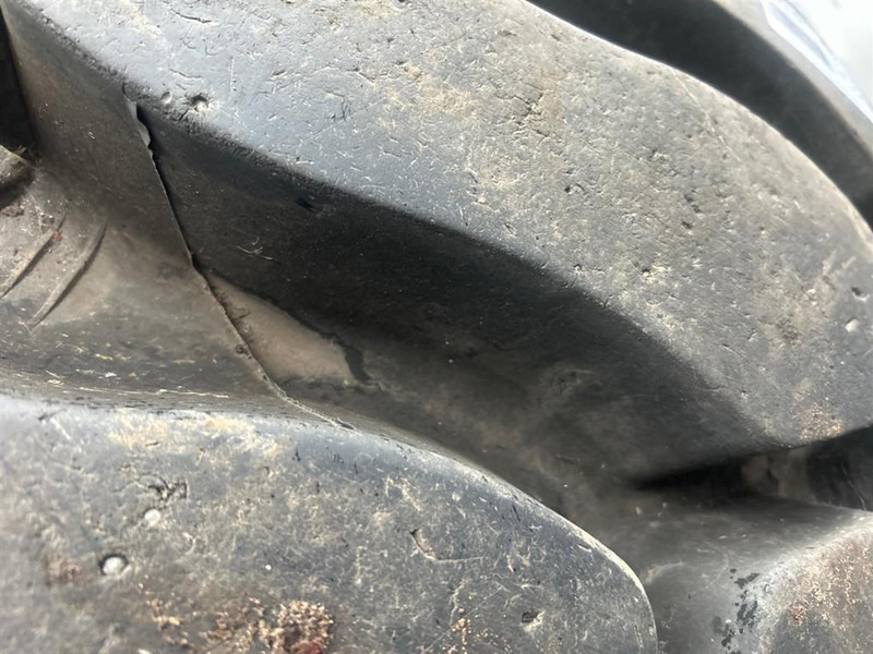 Hitachi ZW150PL-Michelin 20.5-R25-Tire/Reifen/Band - Шины и диски для Строительной техники: фото 2 Hitachi ZW150PL-Michelin 20.5-R25-Tire/Reifen/Band - Шины и диски для Строительной техники: фото 2