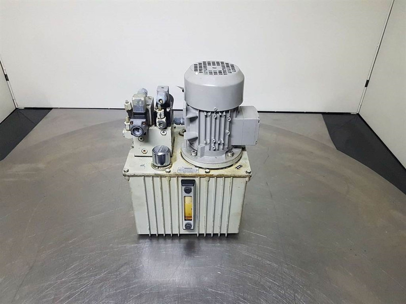 Hydac -0,25 kW-Rotor 5RN71MO4E12-Compact-/steering - Гидравлика для Строительной техники: фото 1 Hydac -0,25 kW-Rotor 5RN71MO4E12-Compact-/steering - Гидравлика для Строительной техники: фото 1