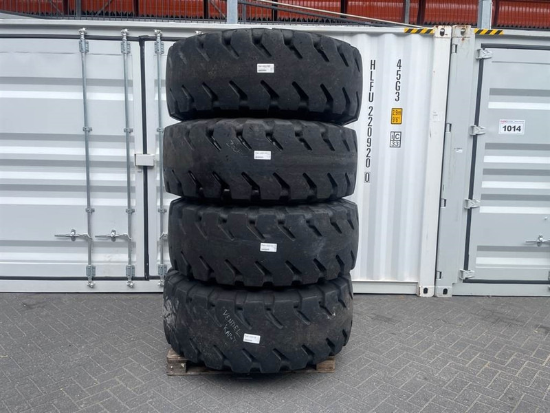 Hyundai HL740-9-Michelin 20.5R25-Tire/Reifen/Band - Шины и диски для Строительной техники: фото 1 Hyundai HL740-9-Michelin 20.5R25-Tire/Reifen/Band - Шины и диски для Строительной техники: фото 1