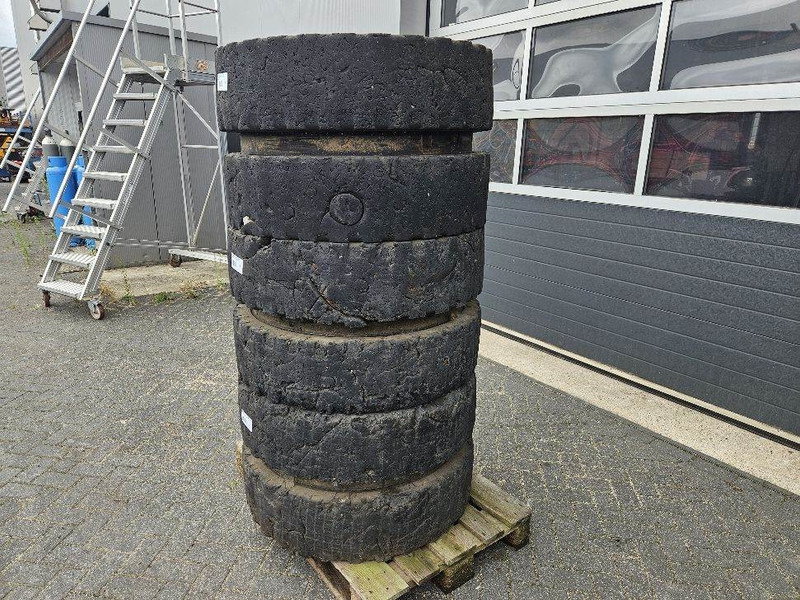 Liebherr 10.00-20 - Tire/Reifen/Band - Шины и диски для Строительной техники: фото 2 Liebherr 10.00-20 - Tire/Reifen/Band - Шины и диски для Строительной техники: фото 2