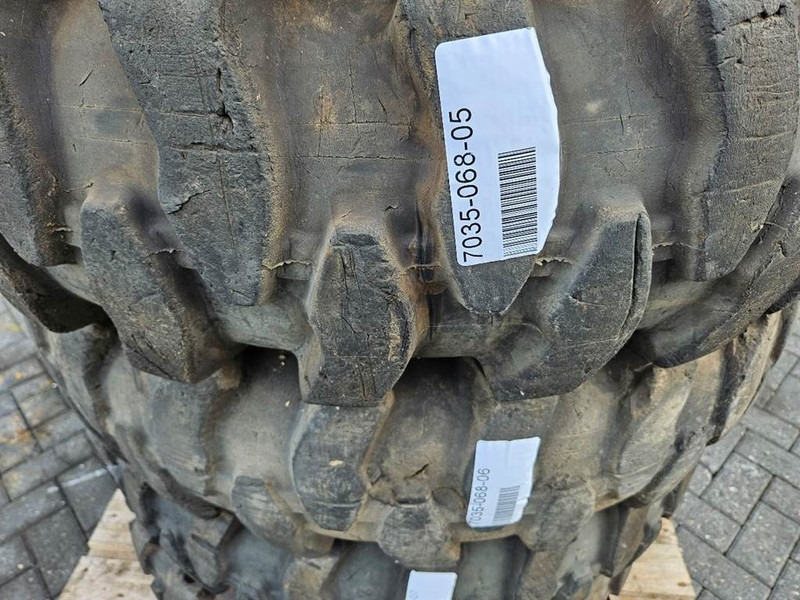 Liebherr A924B-Athletik 10.00-20-Tire/Reifen/Band - Шины и диски для Строительной техники: фото 3 Liebherr A924B-Athletik 10.00-20-Tire/Reifen/Band - Шины и диски для Строительной техники: фото 3