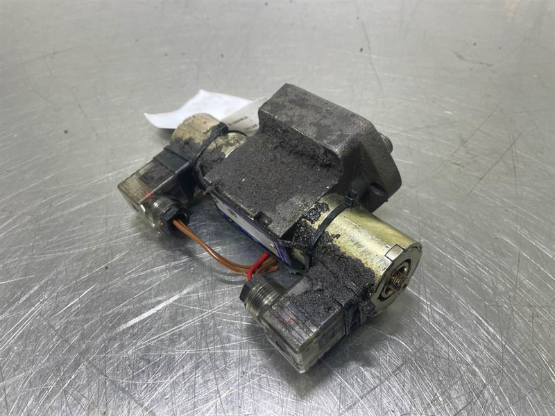 New Holland KV-4/3-3KO-6-6 - Гидравлика для Строительной техники: фото 2 New Holland KV-4/3-3KO-6-6 - Гидравлика для Строительной техники: фото 2