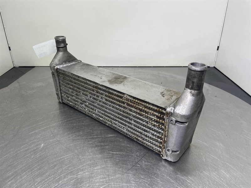New Holland W110C - Intercooler/Kühler/Koeler - Двигатель для Строительной техники: фото 2 New Holland W110C - Intercooler/Kühler/Koeler - Двигатель для Строительной техники: фото 2