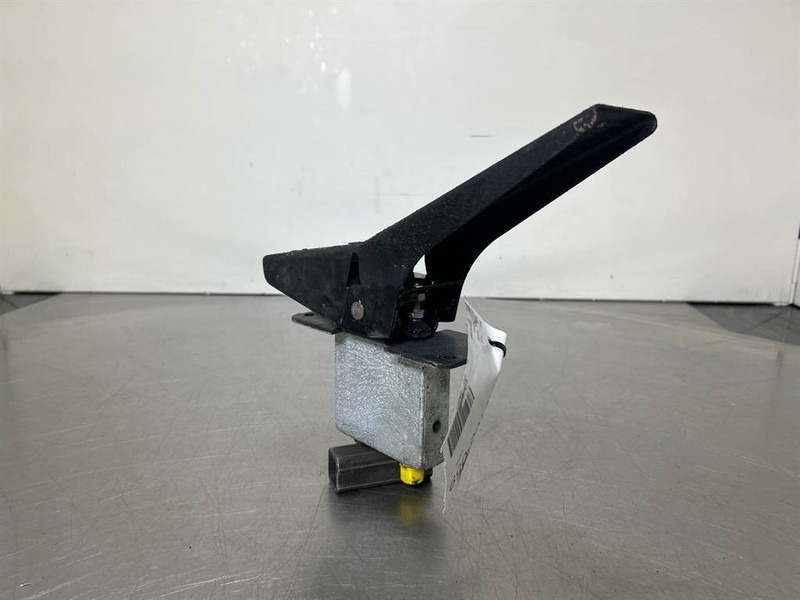 Terex TW150-Atlas 6073926-Pedal/Pedaal - Кабина и интерьер для Строительной техники: фото 4 Terex TW150-Atlas 6073926-Pedal/Pedaal - Кабина и интерьер для Строительной техники: фото 4