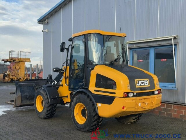 JCB 407 T4 4x4 Radlader Schutzkabine Schaufel +Gabel - Колёсный погрузчик: фото 4 JCB 407 T4 4x4 Radlader Schutzkabine Schaufel +Gabel - Колёсный погрузчик: фото 4