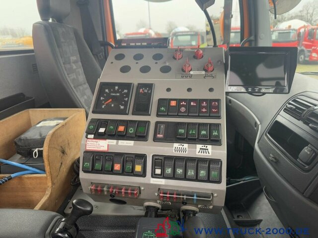 Mercedes-Benz 1833 Bucher Optifant 70 Separat Motor EasyDrive - Подметально-уборочная машина: фото 5 Mercedes-Benz 1833 Bucher Optifant 70 Separat Motor EasyDrive - Подметально-уборочная машина: фото 5