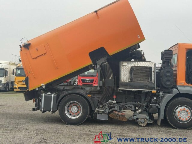 Mercedes-Benz 1833 Bucher Optifant 70 Separat Motor EasyDrive - Подметально-уборочная машина: фото 3 Mercedes-Benz 1833 Bucher Optifant 70 Separat Motor EasyDrive - Подметально-уборочная машина: фото 3