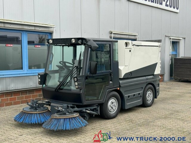 Schmidt Swingo Compact 200 4 Radlenkung Kehren & Sprühen - Подметально-уборочная машина: фото 5 Schmidt Swingo Compact 200 4 Radlenkung Kehren & Sprühen - Подметально-уборочная машина: фото 5