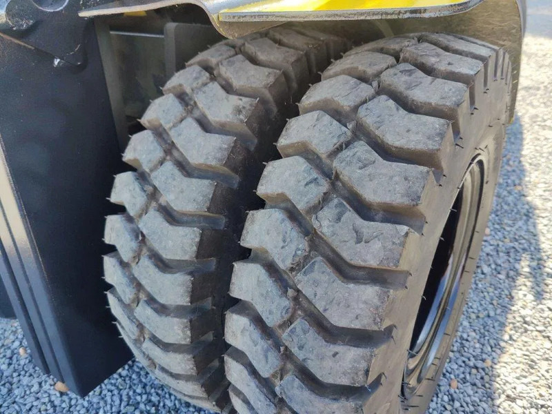 Вилочный погрузчик Hyster Forklift free lift / triple / side shift H60XM: фото 14 Вилочный погрузчик Hyster Forklift free lift / triple / side shift H60XM: фото 14