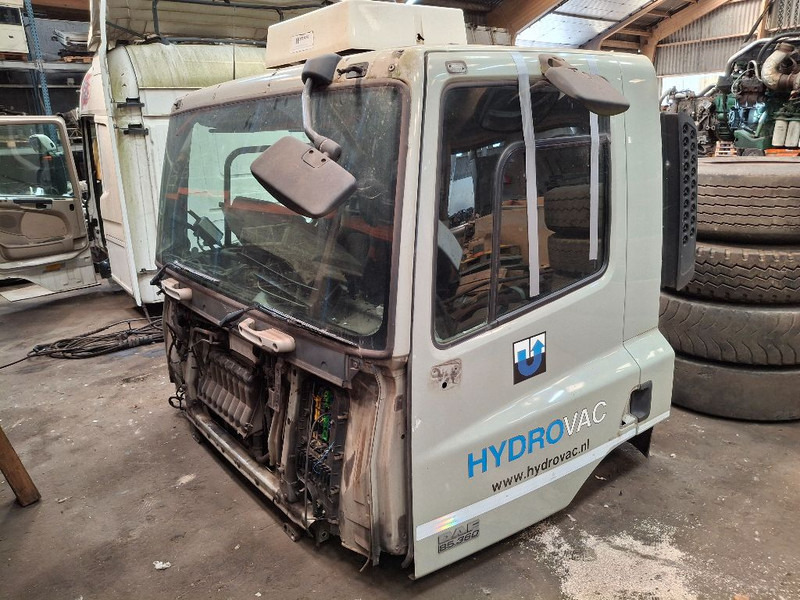 DAF CF 85.360 - Кабина и интерьер: фото 1 DAF CF 85.360 - Кабина и интерьер: фото 1