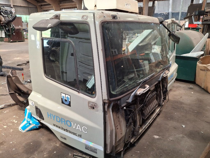 DAF CF 85.360 - Кабина и интерьер: фото 2 DAF CF 85.360 - Кабина и интерьер: фото 2