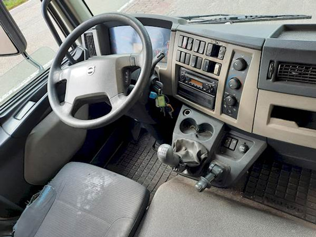 Volvo FL 280 - Грузовик с закрытым кузовом: фото 5 Volvo FL 280 - Грузовик с закрытым кузовом: фото 5