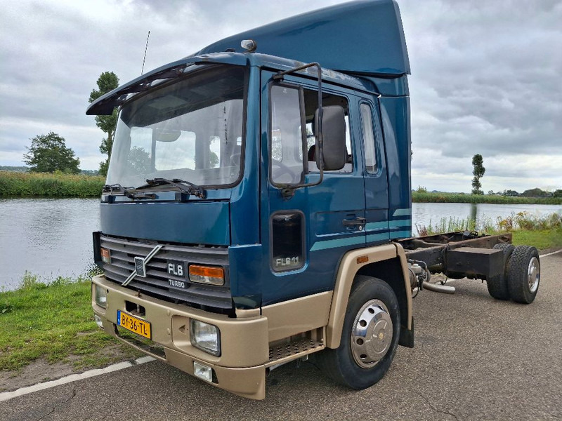 Volvo FL611 - Грузовик-шасси: фото 1 Volvo FL611 - Грузовик-шасси: фото 1