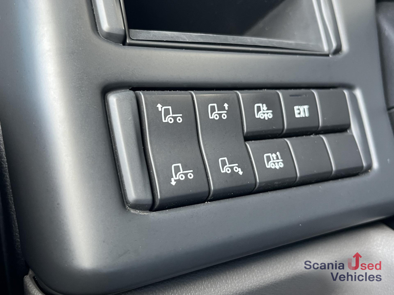 SCANIA P 320 B6x2*4NB RETARDER FULL AIR 8T 7.2x2.5x2.35M - Грузовик с закрытым кузовом: фото 4 SCANIA P 320 B6x2*4NB RETARDER FULL AIR 8T 7.2x2.5x2.35M - Грузовик с закрытым кузовом: фото 4