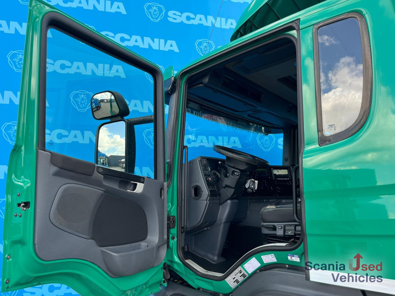 SCANIA P 320 DB6x2*4MNB RETARDER FULL AIR 8T TAIL LIFT 2T - Грузовик с закрытым кузовом: фото 5 SCANIA P 320 DB6x2*4MNB RETARDER FULL AIR 8T TAIL LIFT 2T - Грузовик с закрытым кузовом: фото 5