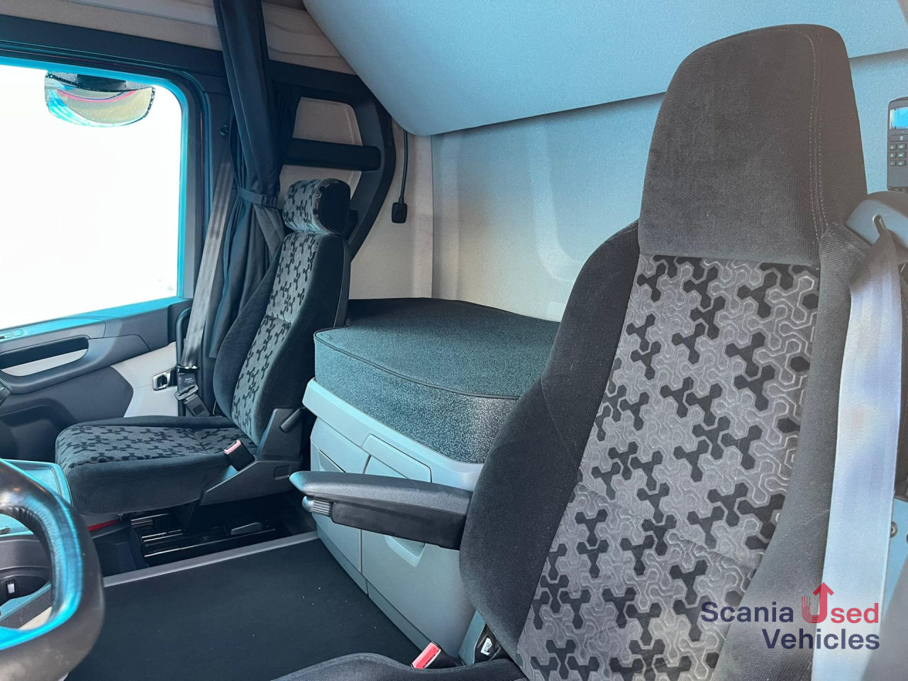 SCANIA R 410 A4x2NA RETARDER LED NAVI - Тягач: фото 3 SCANIA R 410 A4x2NA RETARDER LED NAVI - Тягач: фото 3