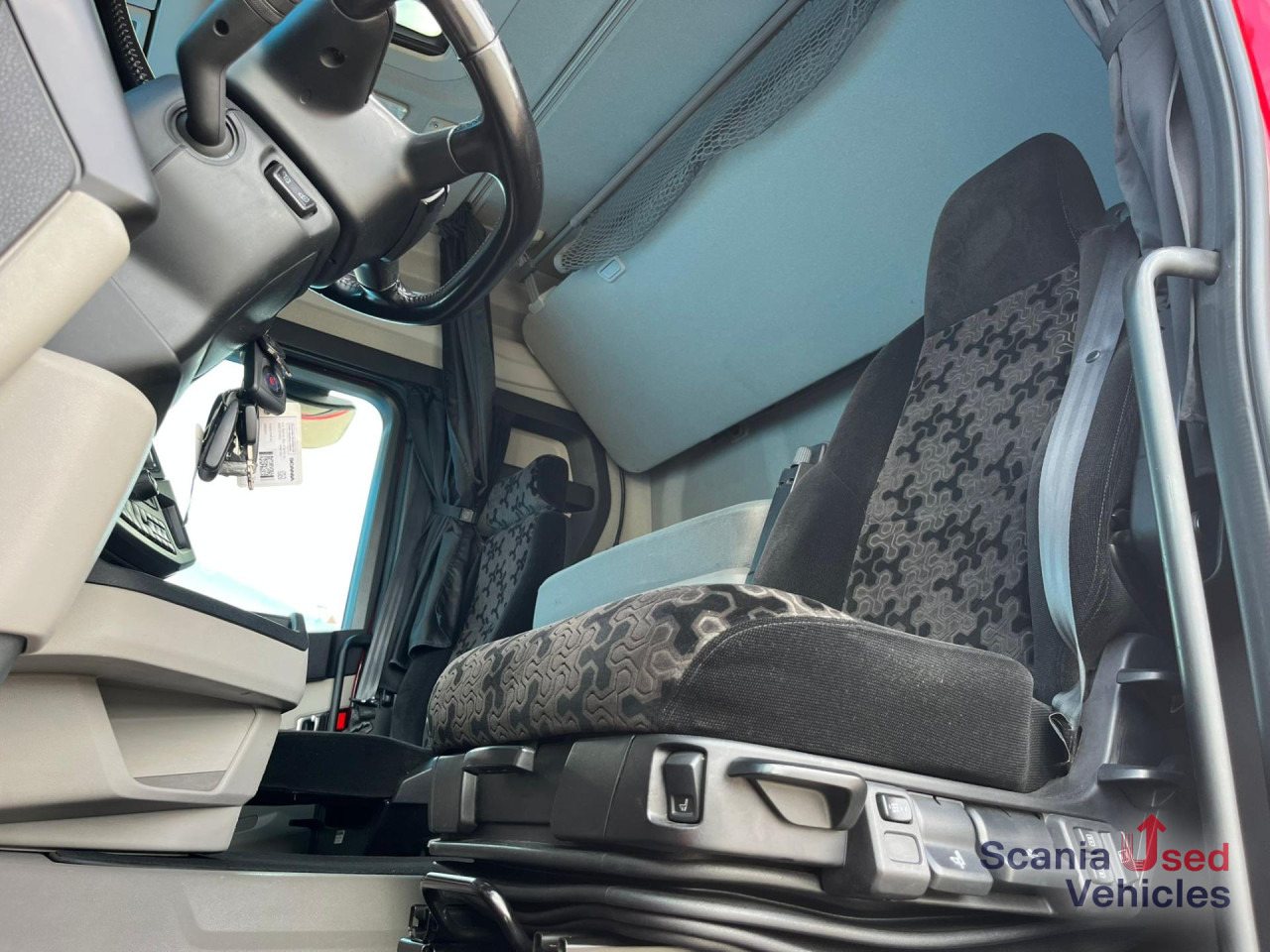 SCANIA R 410 A4x2NA RETARDER NAVI - Тягач: фото 2 SCANIA R 410 A4x2NA RETARDER NAVI - Тягач: фото 2