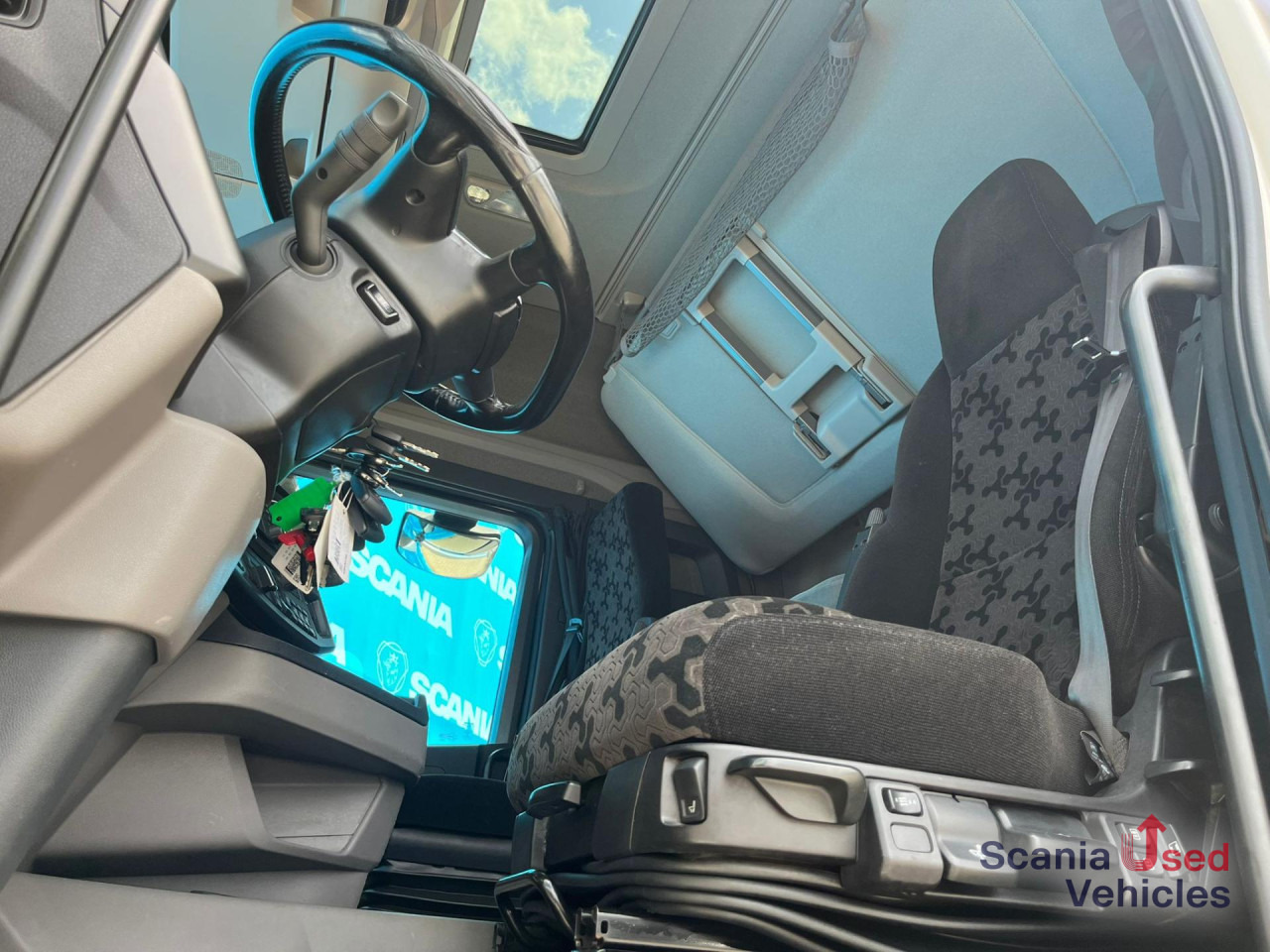 SCANIA R 450 A4x2EB RETARDER MEGA / VOLUME DIFF-L 8T PTOV - Тягач: фото 3 SCANIA R 450 A4x2EB RETARDER MEGA / VOLUME DIFF-L 8T PTOV - Тягач: фото 3