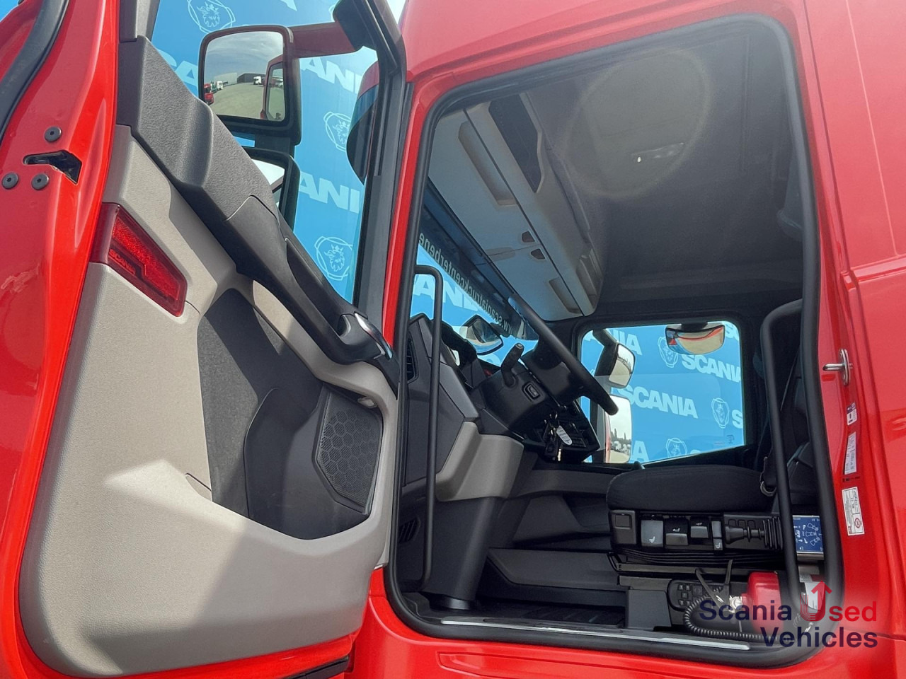 SCANIA R 450 A4x2NA RETARDER 8T DIFF-L HYDRO LOW MILEAGE - Тягач: фото 3 SCANIA R 450 A4x2NA RETARDER 8T DIFF-L HYDRO LOW MILEAGE - Тягач: фото 3