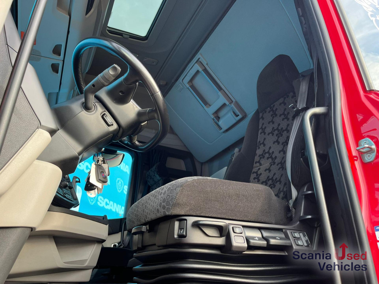 SCANIA R 450 A4x2NA RETARDER LED NAVI PTO - Тягач: фото 2 SCANIA R 450 A4x2NA RETARDER LED NAVI PTO - Тягач: фото 2