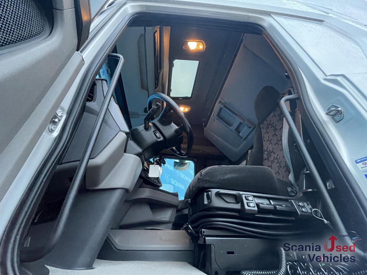 SCANIA R 500 A4x2NB RETARDER FULL AIR P-AIRCO HYDRO 9T - Тягач: фото 5 SCANIA R 500 A4x2NB RETARDER FULL AIR P-AIRCO HYDRO 9T - Тягач: фото 5