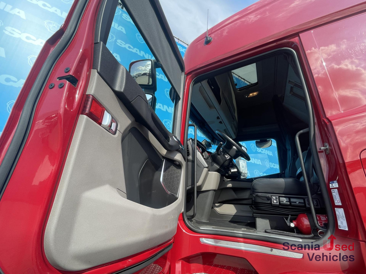 SCANIA R 520 A4x2NA DIFF-L RETARDER PARK AIRCO ACC V8 - Тягач: фото 3 SCANIA R 520 A4x2NA DIFF-L RETARDER PARK AIRCO ACC V8 - Тягач: фото 3