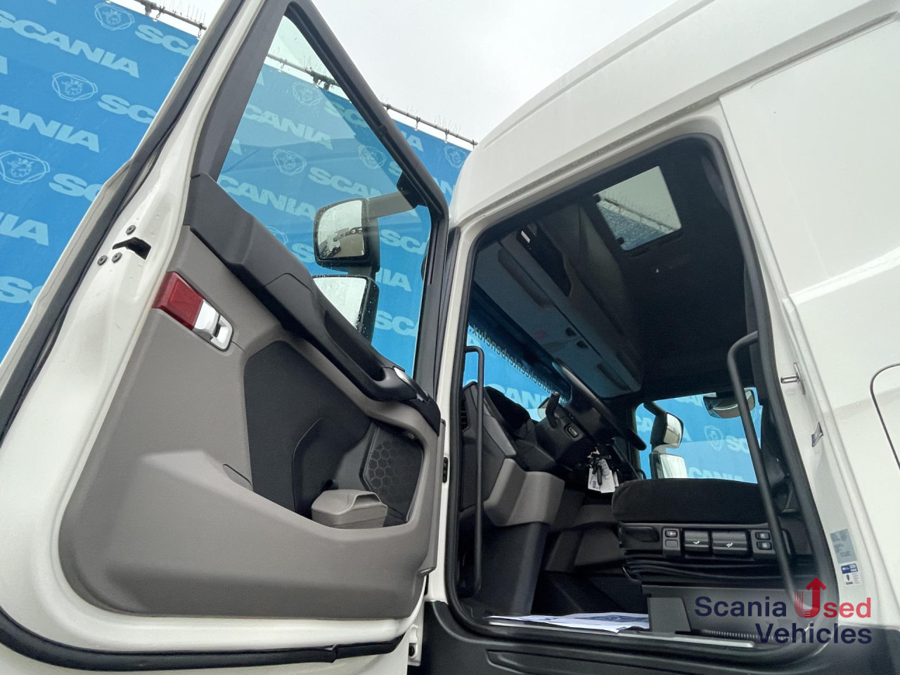 SCANIA S 500 A4x2NB DIFF-L RETARDER FULL AIR ACC 8T - Тягач: фото 4 SCANIA S 500 A4x2NB DIFF-L RETARDER FULL AIR ACC 8T - Тягач: фото 4